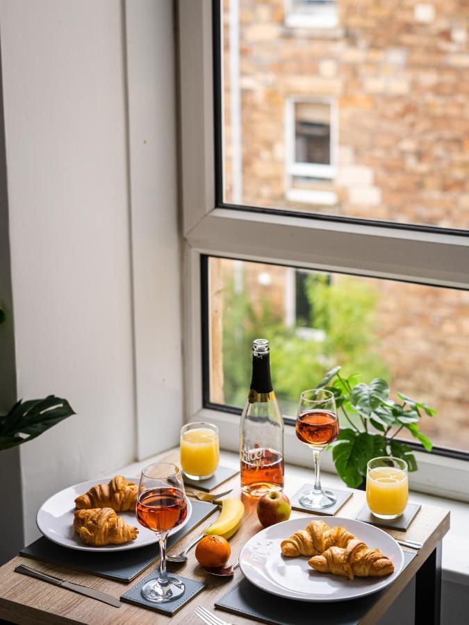 Cheerful 2 Bedroom Homely Apartment, Sleeps 6 Guest Comfy, 3X Double Bed, Parking, Free Wifi, Suitable For Business, Leisure Guest,Glasgow, Glasgow West End, Near City Centre Eksteriør bilde