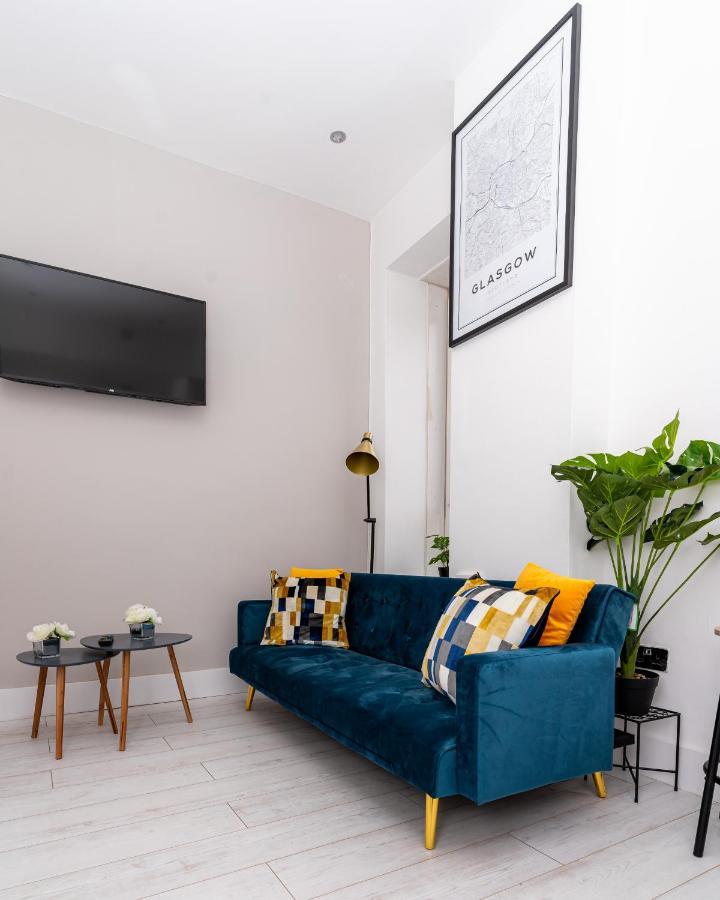 Cheerful 2 Bedroom Homely Apartment, Sleeps 6 Guest Comfy, 3X Double Bed, Parking, Free Wifi, Suitable For Business, Leisure Guest,Glasgow, Glasgow West End, Near City Centre Eksteriør bilde